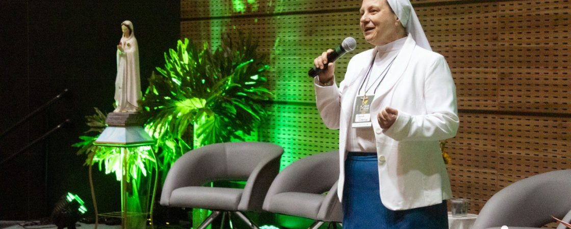 photo_4947283914305678739_y